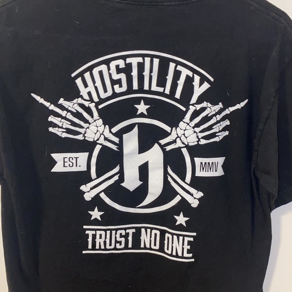 Black and white hostility trust no one T-shirt - Picture 2 of 5